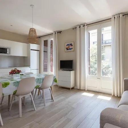 Aparteasy - Family 4-Bedroom Apartment Apartment