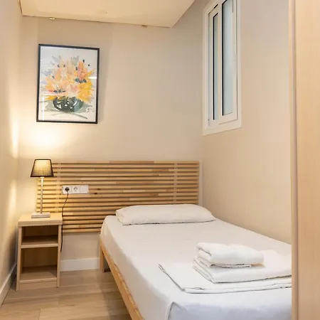 Aparteasy - Family 4-Bedroom Apartment Apartment Barcelona