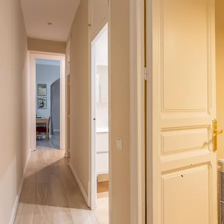 Aparteasy - Family 4-Bedroom Apartment