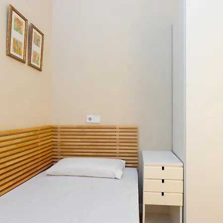 Apartment Aparteasy - Family 4-Bedroom Apartment