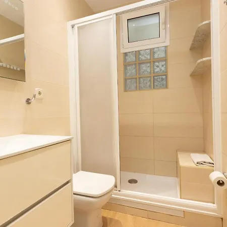 Aparteasy - Family 4-Bedroom Apartment